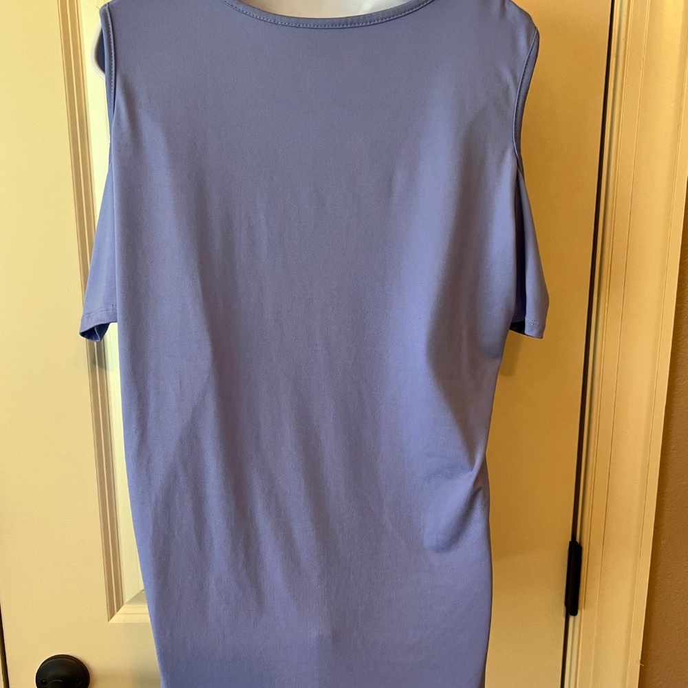 Just Be Cold Shoulder Shirt size 1X - Picture 4 of 7